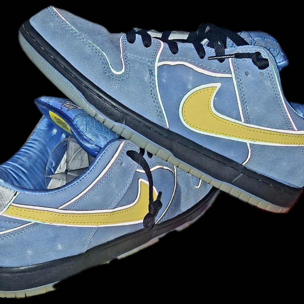 Nike Men's Blue and Yellow Sneakers